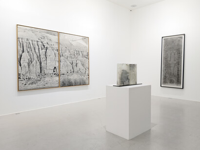 Various artists, Group show, exhibition view. Courtesy of RX&SLAG Gallery