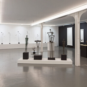 Cosmo–Takis homage to Takis (1925 – 2019) on the occasion of the 100th anniversary of his birth, exhibition view. Courtesy of Xippas