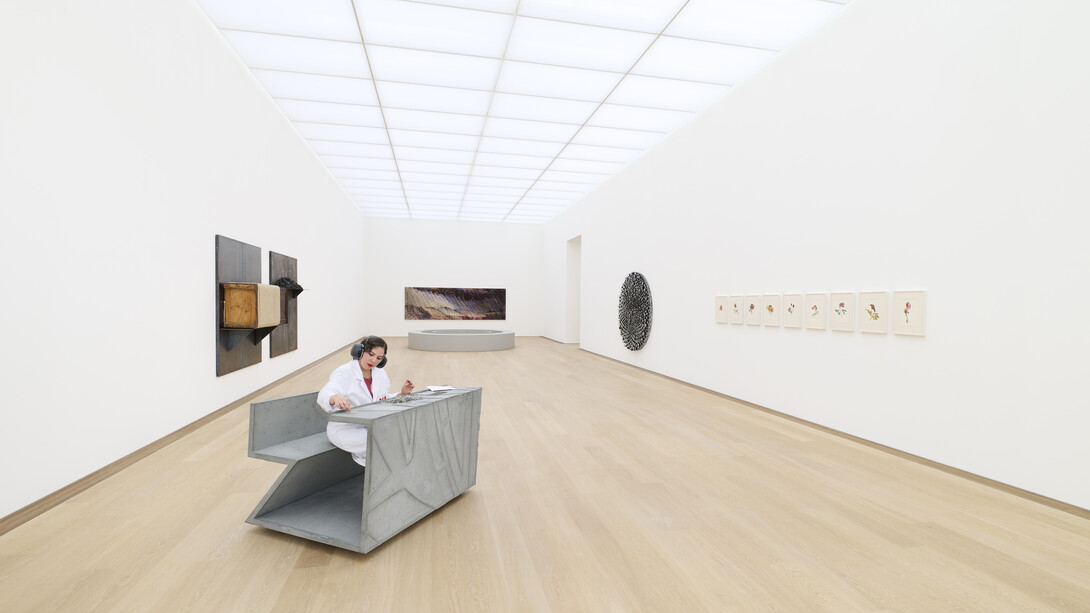Various artists, Stillness in the storm, exhibition view. Courtesy of Voorlinden Museum