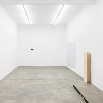 Aaron Amar Bhamra, ppp—fff, exhibition view. Courtesy of Galerie Martin Janda