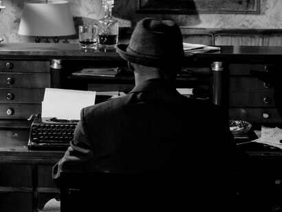 Inspector. Albino sabe que é uma forma de o corromperem, uma vez que não conseguiram através dos métodos usuais do Instituto. Na Força de Inspecção será levado à exaustão e poderá nem terminar a recruta como muitos outros que desapareceram