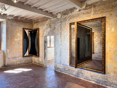 Michelangelo Pistoletto, La soglia, veduta della mostra. Per gentile concessione di Galleria Continua