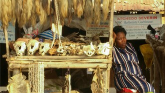 Puesto en el mercado de Akodessewa, Lomé, Togo