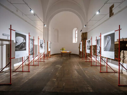 Courage and care. Architecture and design the Roche vision, exhibition view. Courtesy of the Museum of Decorative Arts and Design