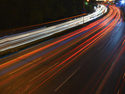 En una época dominada por la hiperconectividad, la urgencia, la eficacia y la omnipresencia del yaísmo —esa manía de quererlo todo de inmediato—, el aburrimiento se ha convertido en un enemigo a eliminar