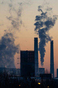 Energia. A energia é um dos pilares das sociedades modernas e das relações internacionais