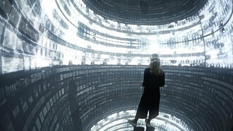 Refik Anadol, Instalación Archive Dreaming — AI Data Sculpture, San Francisco, Estados Unidos, febrero de 2017