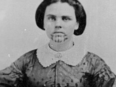 Olive Oatman visse diversi anni tra i Mohave, imparando la loro lingua e adottando le loro abitudini