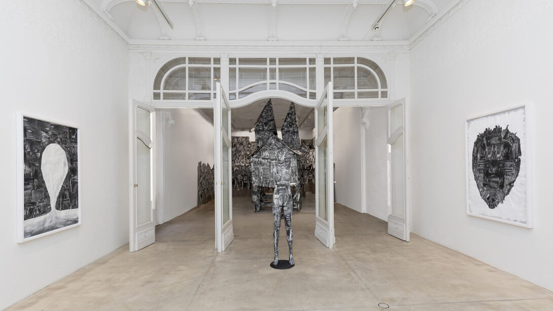 Christian Eisenberger, Come or flage 9975-17090-42829, exhibition view. Courtesy of Christian Eisenberger
