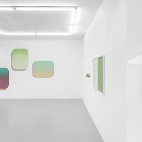 Various artists, ≈ 530 nanomètres, exhibition view. Courtesy of Irène Laub 