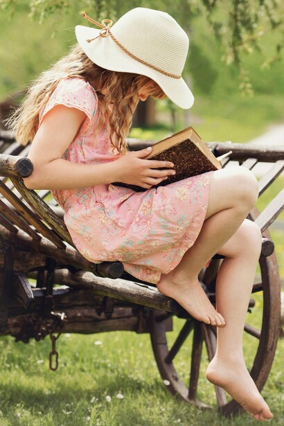 Que a Literatura é a “Antropologia das Antropologias” (Fernando Cristóvão) porque nela toda a cultura comunitária converge, se sinaliza e se reinterpreta discursivamente é um facto já consensualmente aceite



 