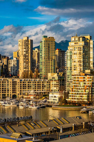 Mercado Público de Granville Island na bahia de Vancouver, Canadá