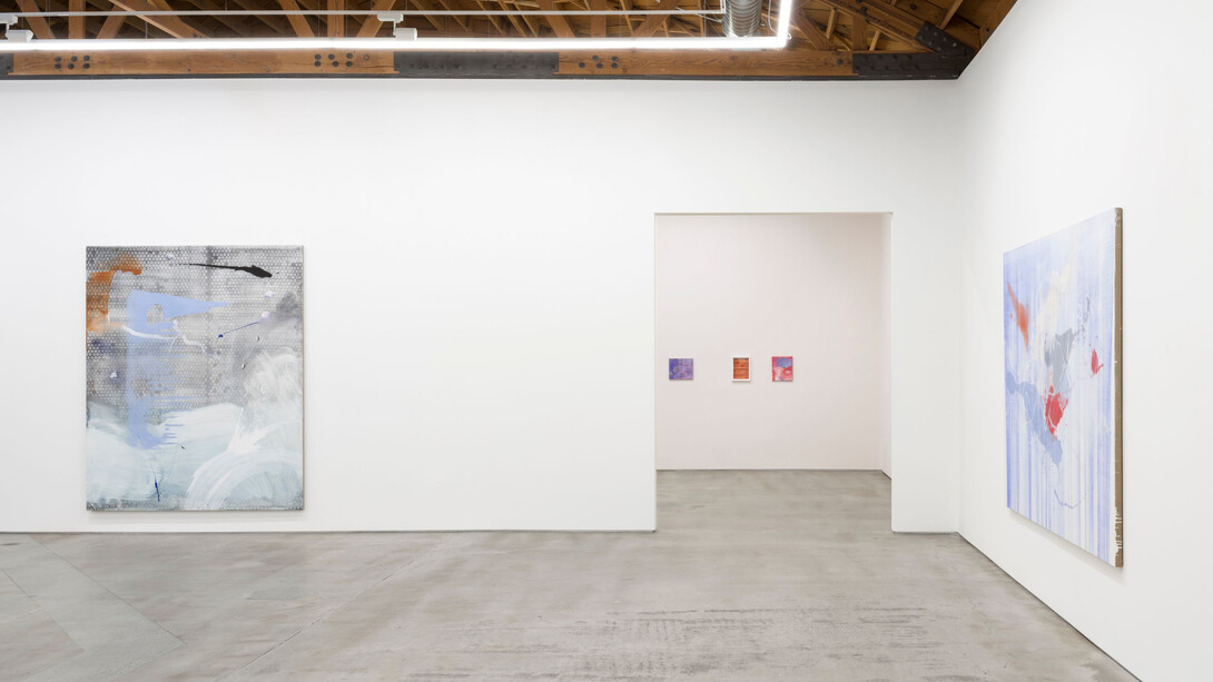 Emma McIntyre, Aragonite and conchiolin, exhibition view. Courtesy of Château Shatto
