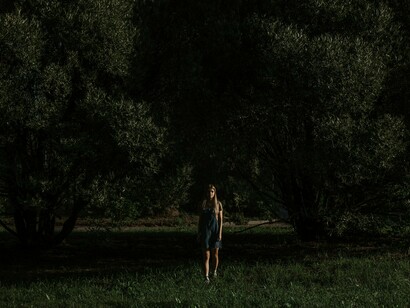  Ela é a psicopompa do feminino: guia de travessias internas, que revela os fragmentos esquecidos da identidade