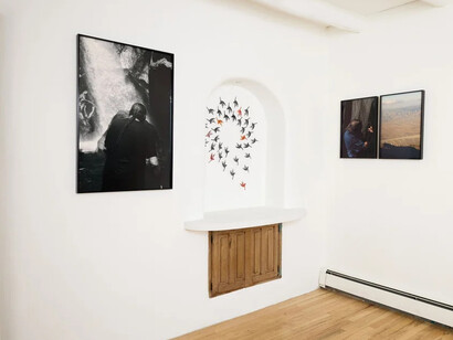 Marcus Xavier Chormicle, Say uncle, exhibition view. Courtesy of smoke the moon