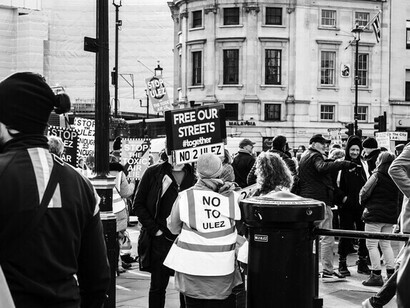 Manifestantes que defienden y abogan por los derechos humanos y la justicia social, R. U. 