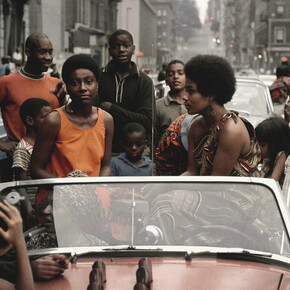 Kwame Brathwaite, Untitled (Garvey day, Deedee in car) (detail), c. 1965. Courtesy of National Gallery of Canada