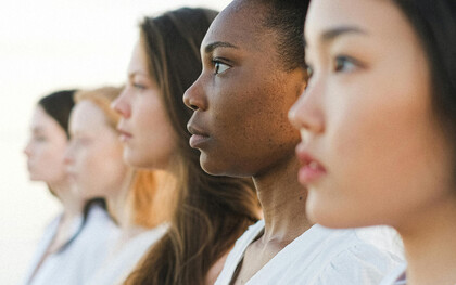Se tenir droite face à l’opposition, c’est déjà la médiation entre la peur et l’autonomie