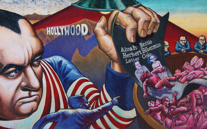 Sátira política del macartismo y el “red scare”. Desde la Guerra Fría hasta la actual rivalidad tecnológica, el temor geopolítico vuelve a proyectarse sobre América Latina en medio de disputas por influencia, datos e infraestructura estratégica