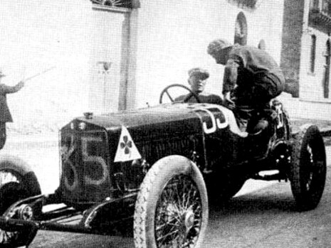 Louis Wagner driving an Alfa Romeo RL TF in the XV Targa Florio on 24 April 1924; his car (#35) finished in 9th place, 1924