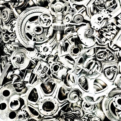 In questa nuova concezione, il robot non rappresenta più una minaccia perché si solleva contro l’uomo, ma perché la sua logica può produrre esiti imprevisti e potenzialmente incontrollabili