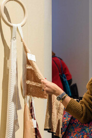 Pitti Filati 2022 ci porta a incontrare i colori che saranno di moda nella primavera 2023