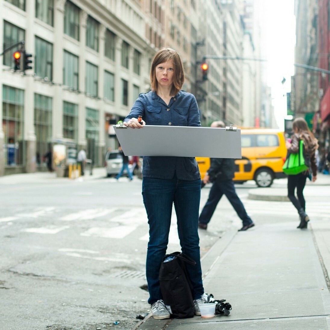 Lucinda Rogers drawing on the streets of New York - photo by Jeremy Freedman