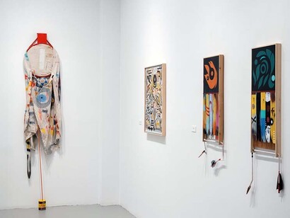 Matthew Kirk, Skinnin’ the game, exhibition view. Courtesy of Sundaram Tagore Gallery