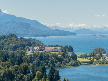 En la cercanía de Bariloche, casas de verano. Península de Llao Llao, Argentina 