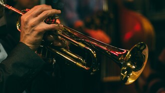 La trayectoria de Benjamin Ellis Browne refleja cómo la música puede ser un puente entre culturas y una vocación que trasciende fronteras