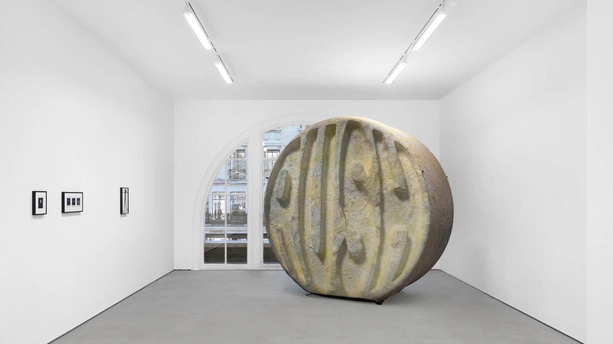 Various artists, Condo London: hosting sans titre, Paris, exhibition view. Courtesy of Sadie Coles HQ