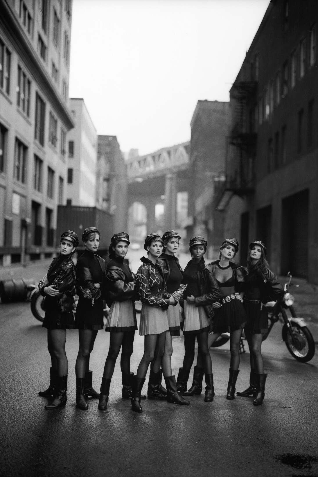 Cindy Crawford, Tatjana Patitz, Helena Christensen, Linda Evangelista, Claudia Schiffer, Naomi Campbell, Karen Mulder, Stephanie Seymour, Brooklyn, New York, USA, 1991. © Peter LindberghCourtesy Gagosian Gallery