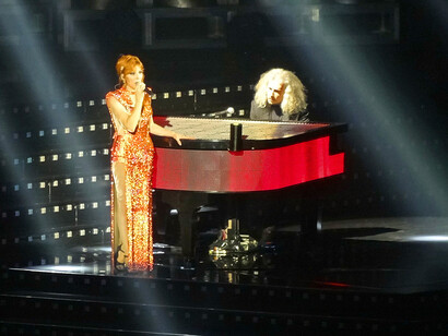 Mylène Farmer lors du concert Timeless 2013, le 17 septembre 2013 à Paris-Bercy, France