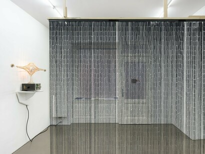 Björn Dahlem, Great cosmic wall (Große kosmische mauer), ausstellungsansicht. Mit freundlicher genehmigung der Galerie Guido W. Baudach