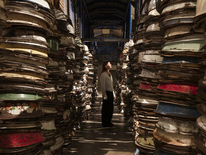Ibrahim Mahama, Zilijifa, exhibition view. Courtesy of Kunsthalle Wien