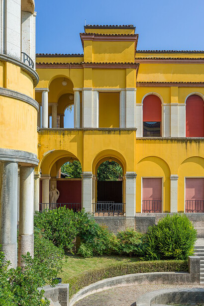 Located in the heart of the Vittoriale degli Italiani in Gardone Riviera, Piazzetta Dalmata is a thoughtfully designed square that reflects d’Annunzio’s theatrical spirit and tribute to Dalmatian heritage, Brescia, Italy