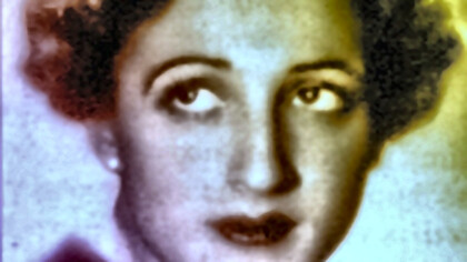 Delia del Carril nació en Polvaredas, Argentina el 27 de septiembre de 1884 — falleció el 26 de julio de 1989 en Santiago, Chile