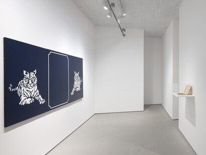 Manuel Alvess, Haute surveillance, vue d'exposition. Avec l'aimable autorisation de la Galerie Jocelyn Wolff