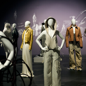 Gallery looks, ausstellungsansicht, 2025. Mit freundlicher genehmigung der Gemäldegalerie