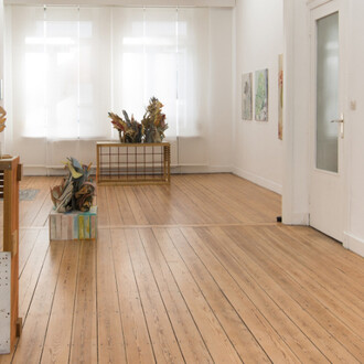 Various artists, The quiet between things, exhibition view. Courtesy of Eva Steynen Gallery 