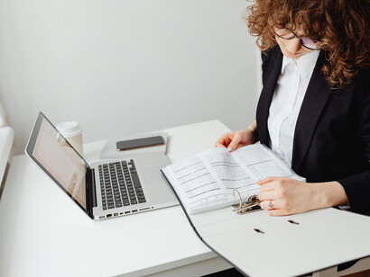 La orientación vocacional cobra sentido cuando ayuda a transformar la culpa y la resignación en libertad creativa y propósito vital