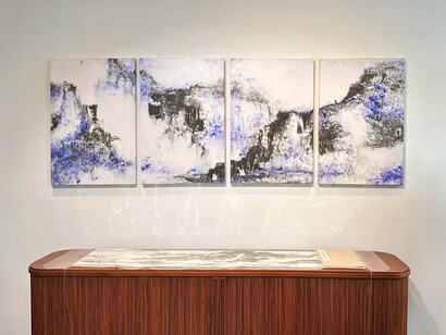 Nina Pryde, A touch of gold, exhibition view. Courtesy of Ora-ora Gallery