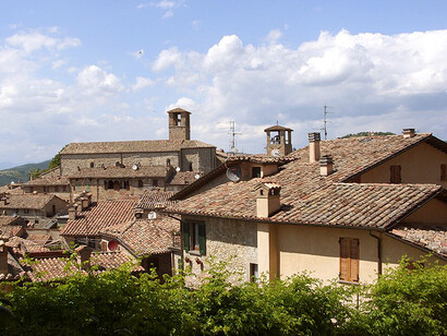 Montone is a comune in the Province of Perugia, Umbria, situated about 35 km north of Perugia, and is part of I Borghi più belli d’Italia.