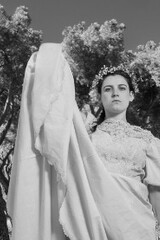 En la reciente puesta en escena de su obra "Matrimonio Blanco", el teatro se erige como un espacio de denuncia y reflexión sobre las estructuras opresivas que siguen marcando la vida de las mujeres en la sociedad contemporánea