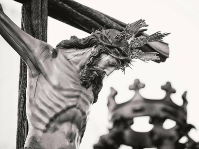 Quantas vezes já tentamos vencer este mundo pela força de nossos braços e falhamos miseravelmente? Por que questionamos tanto, será que não sabemos que Deus tem o melhor para nós?