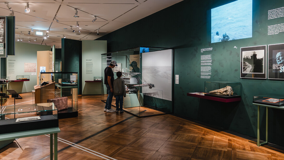 Natur und deutsche geschichte, ausstellungsansicht. Mit freundlicher genehmigung der Bundeskunsthalle