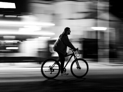 Parei sim de fazer novos planos, a não ser planos de viagens, de viver a vida por outra perspectiva que não seja apenas a de ter, conquistar, fazer, aparecer e continuar vazio, não, eu quero viver pleno e cheio de conteúdo bom, que eu possa espalhar entre as pessoas, continuar pelo meu trecho e construir o que ainda for necessário, mas sem sair do plano que fiz para chegar até aqui e ir além, apenas o aperfeiçoando