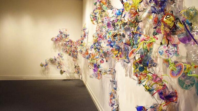 Artists and sense of place residency. Flying horses, exhibition view. Courtesy of Ogden Museum of Southern Art