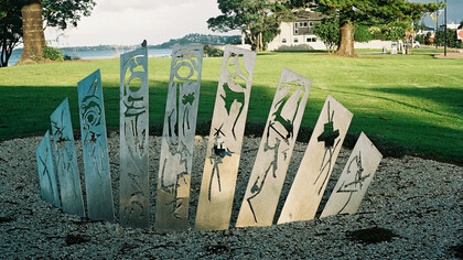 Jacqueline Aust. «Patrón de pensamiento», 2007. En la playa de Orewa, al norte de Auckland, Nueca Zelandia