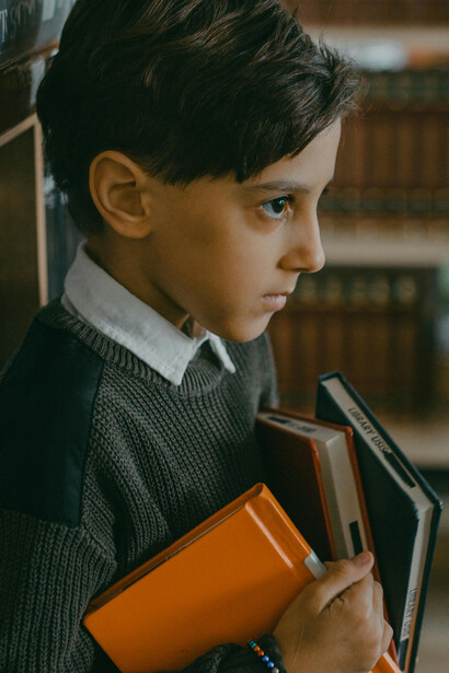   Explore como transformar a biblioteca escolar em um espaço dinâmico e inclusivo, incentivando leitura e pesquisa em grupo